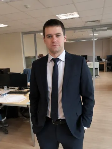 Исходное фото: Смешной мем без текста